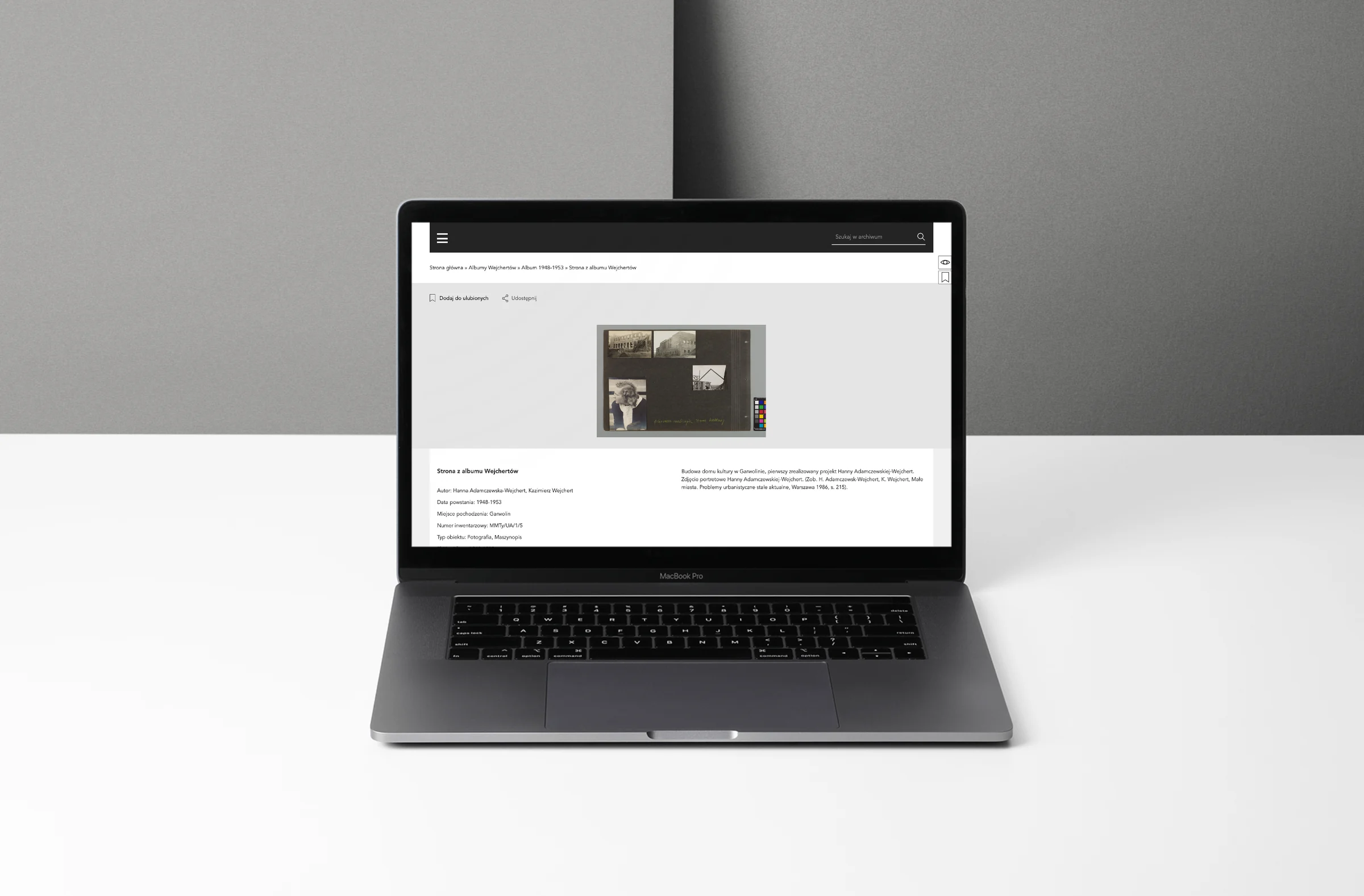 Karta obiektu z albumu Wejchertów na laptopie